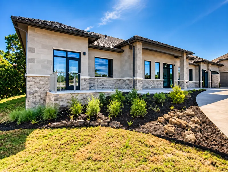 Modern Single-Storey Home with Landscaped Garden (1)